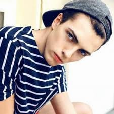 Marriyum Aurangzeb avatar